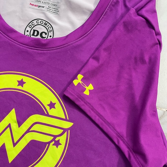 Under Armor DC Comics Wonder Woman compression running shirt athletic large - Picture 4 of 5